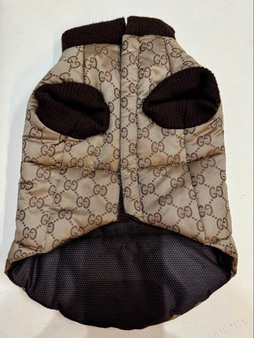 【れにゃぷさん専用】GUCCI 犬服　ダウン中綿