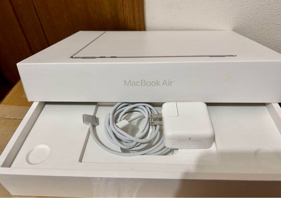 M2 MacBook Air シルバーMagic Mouseも無料