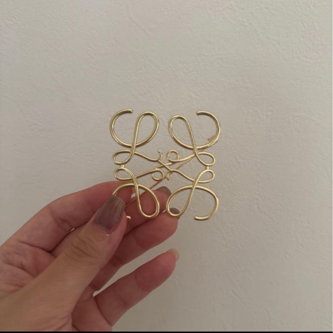 ☆！大幅値下げ！☆LOEWE ゴールド ブローチ