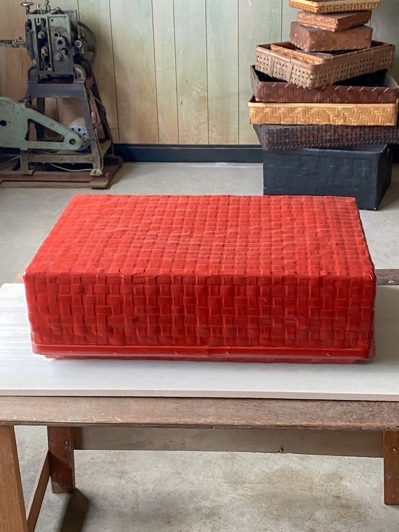 【竹細工】つづら一閑張り　衣装入れ（小）　朱色