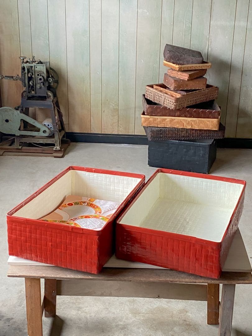 【竹細工】つづら一閑張り　衣装入れ（小）　朱色