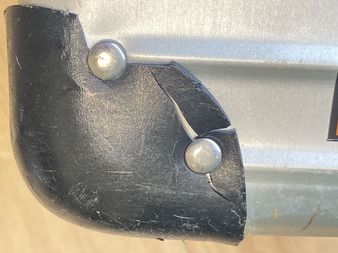 M*8様 RIMOWA アルミニウム製キャリーケース 2輪 約50リッター ビン