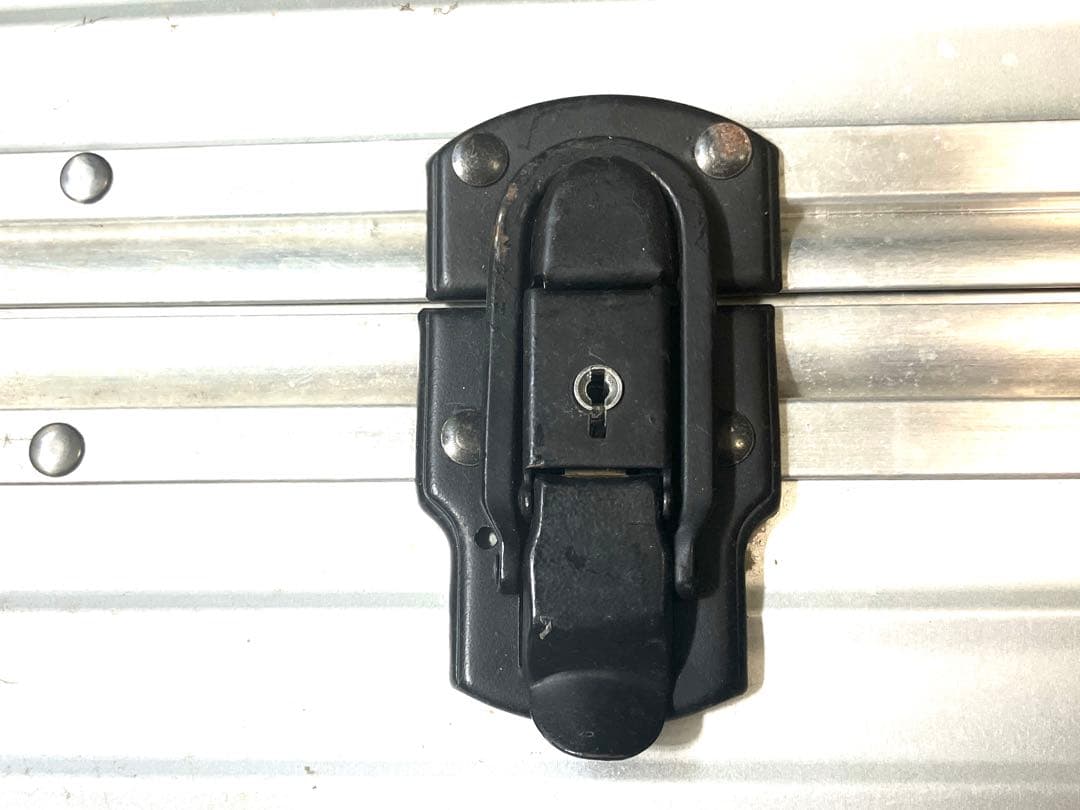 M*8様 RIMOWA アルミニウム製キャリーケース 2輪 約50リッター ビン