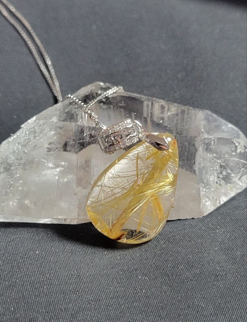 天と地を結ぶ、黄金の光 ルチルクォーツ ペンダント ネックレス ケース付き