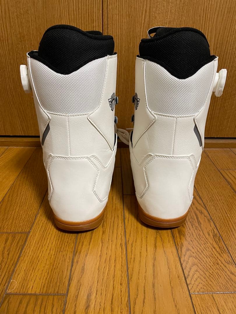 DEELUXE D.N.A.24.0cm 23-24モデル