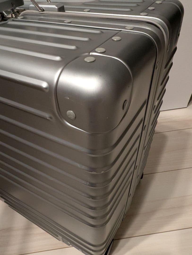 イノベーター　アルミキャリーケース　42L INV1611 Cool Gray