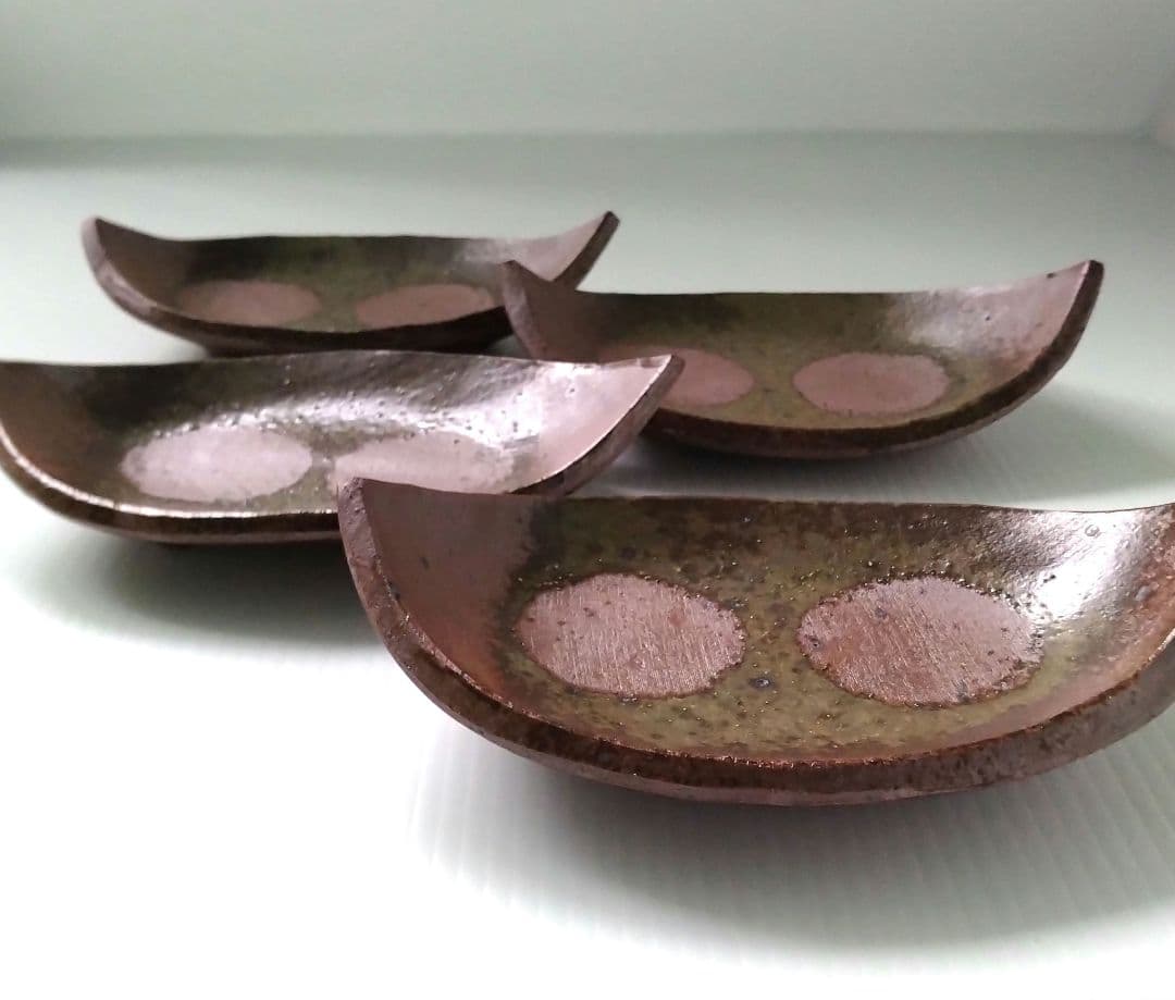 ① 備前焼 北大路魯山人写し たたき皿 三つ足 舟形 長皿 和食器 足付き 4客