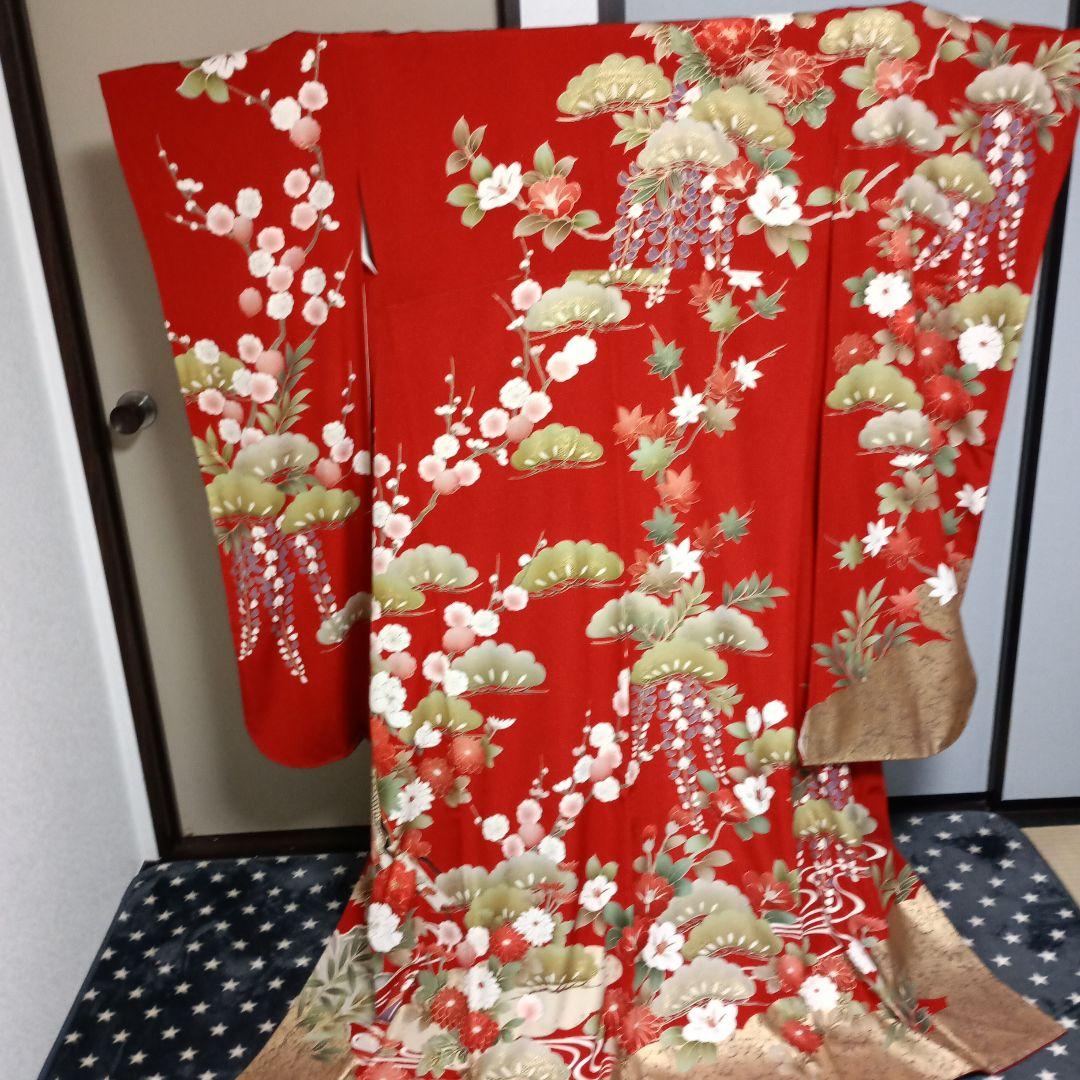 華やかな赤い振袖今だけ9000円！