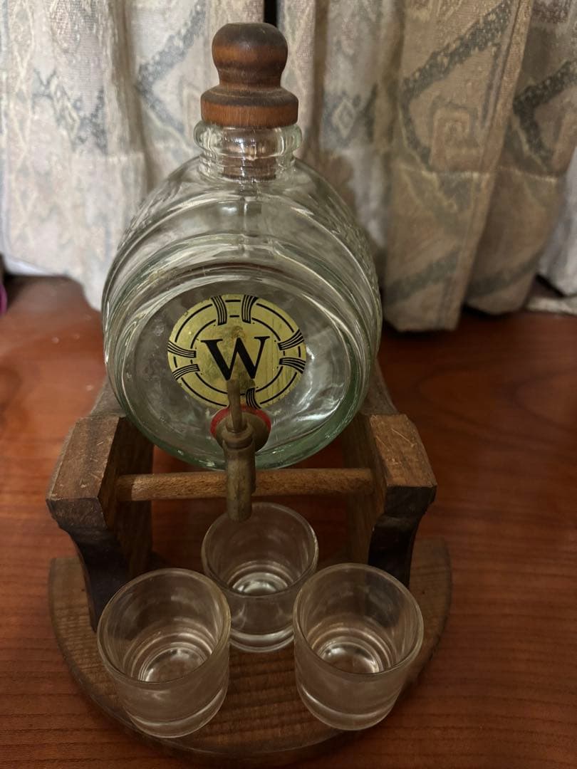 ウイスキー　サーバーセット　ガラス樽　グラス付き