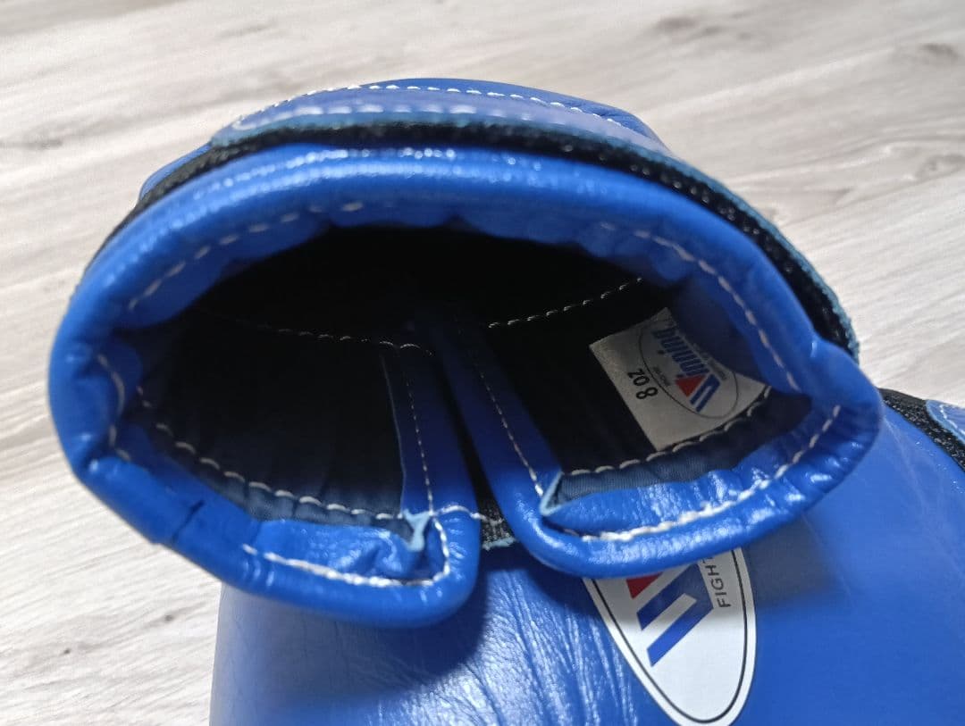 Winning ボクシンググローブ 8oz 青