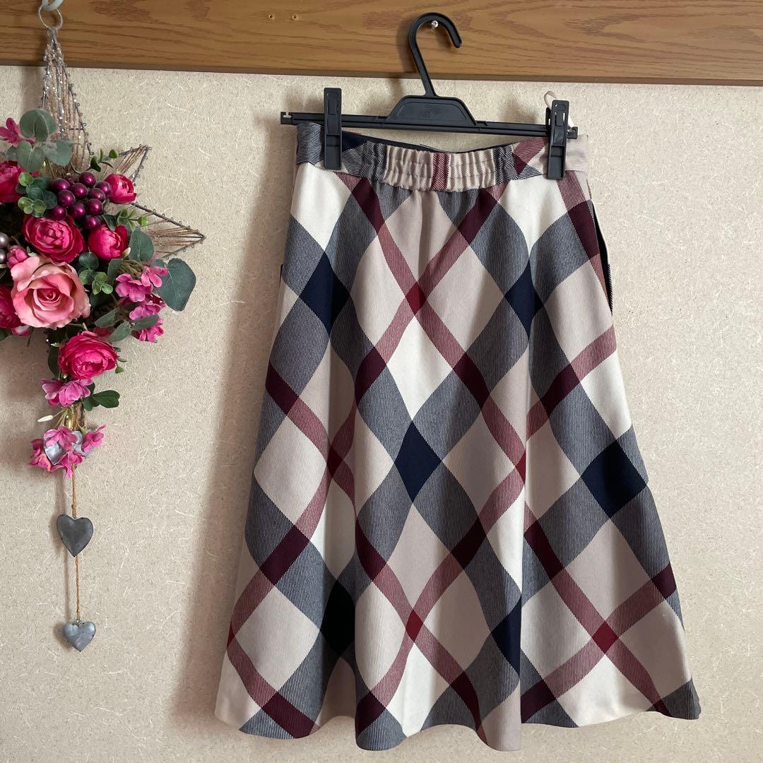 新品ブルーレーベルクレストブリッジスカート38