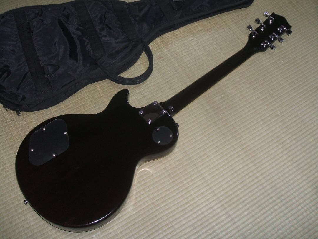 Legend レスポール　トラ目型ボデイ