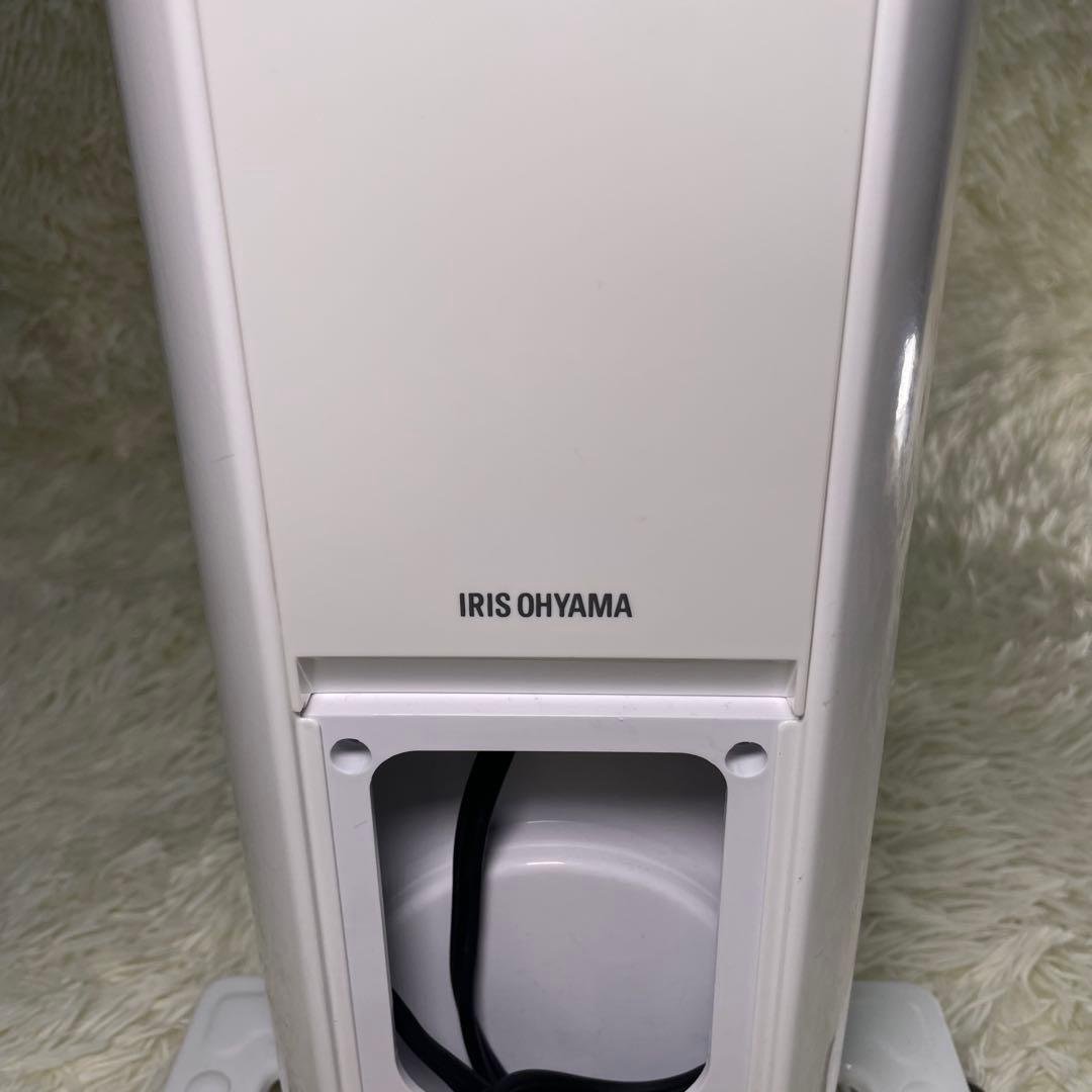【美品】アイリスオーヤマ オイルヒーター IWH2-1208M-W 2022年式
