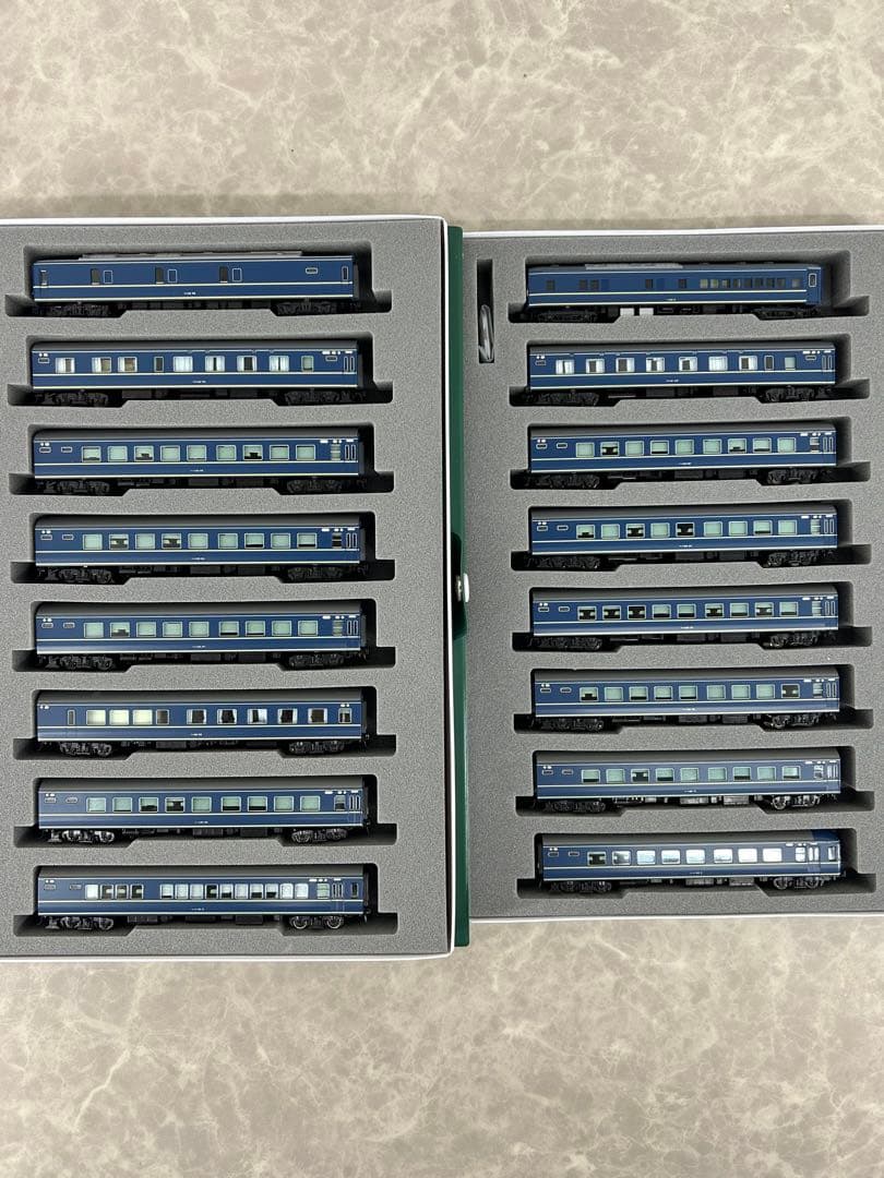 KATO 20系 寝台特急「さくら」長崎編成 8両.佐世保編成8両