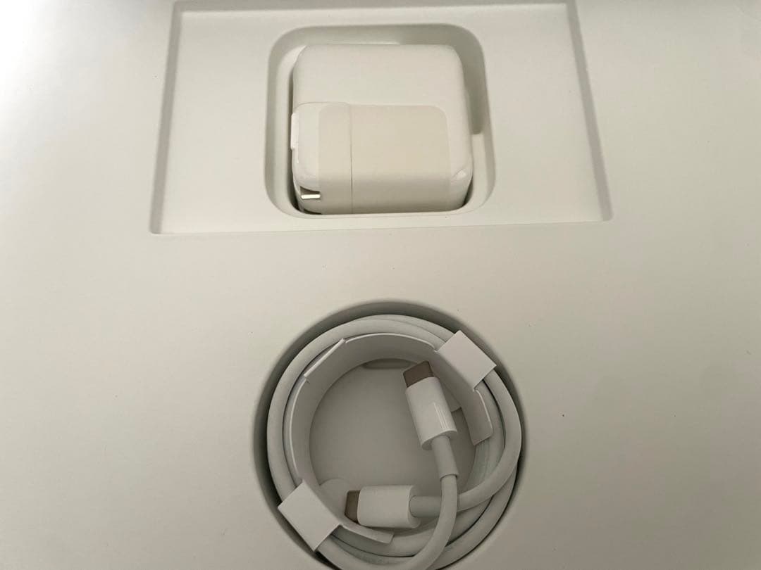 Apple MacBook Air 13インチ M1 256GB SSD