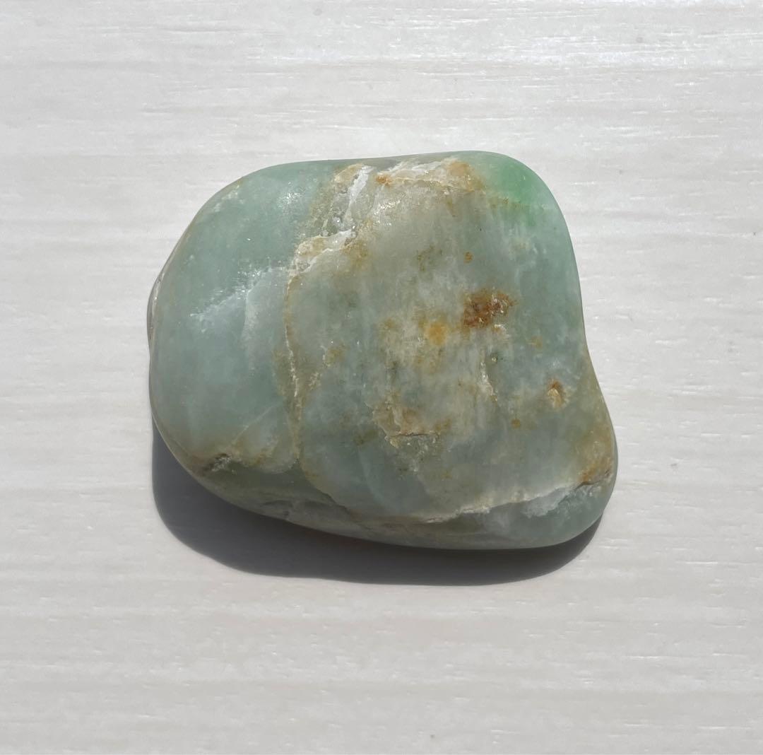 糸魚川翡翠 ヒスイ 33g 淡いグリーン