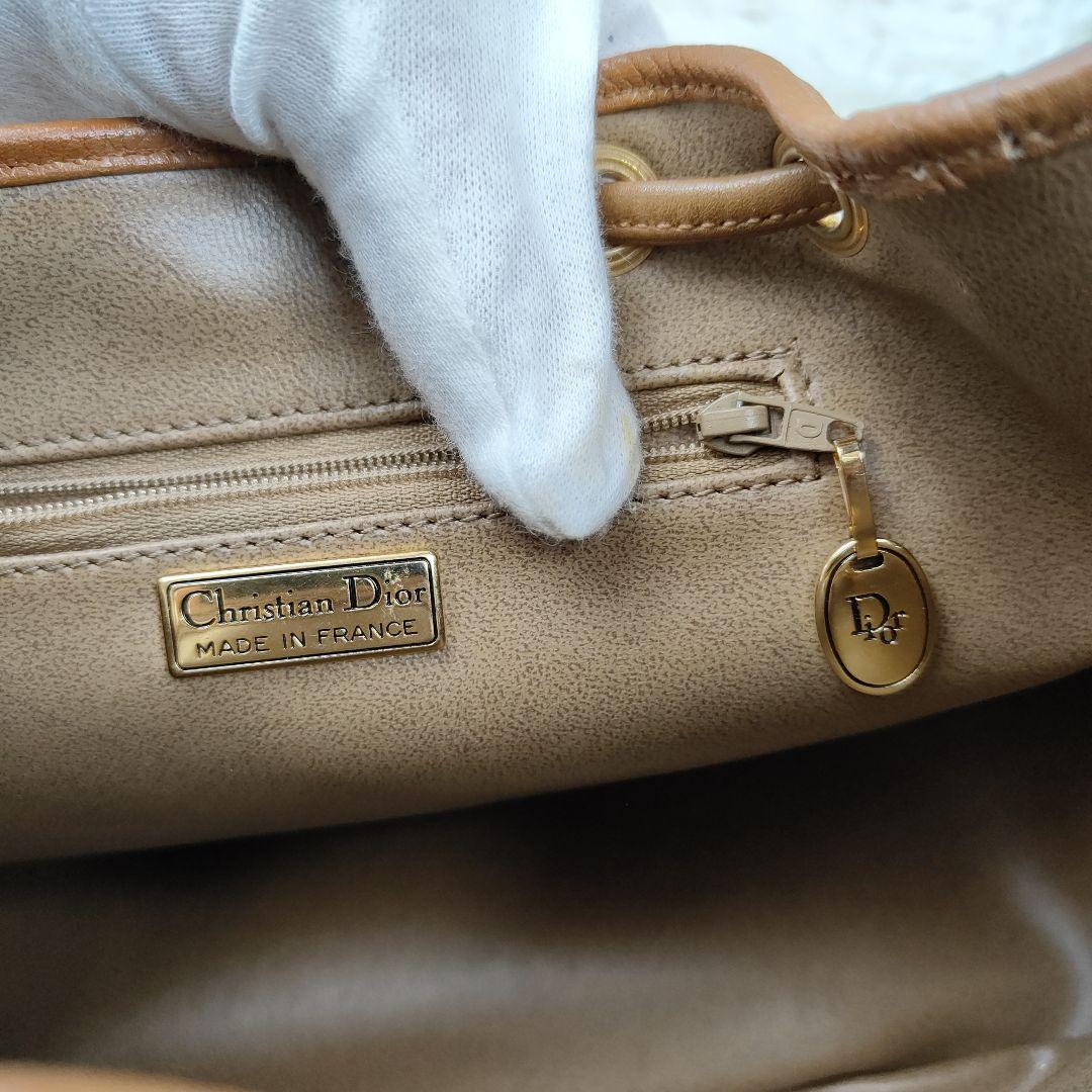 本日限定価格　Dior　ショルダーバッグ　レザー　巾着　肩掛け　CD金具　シボ革