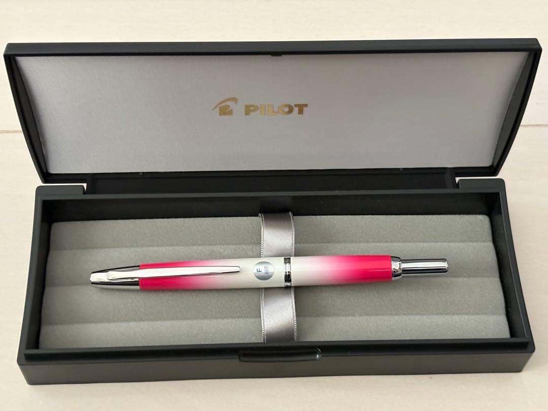 パイロット 万年筆 キャップレスデシモ ＳＴＡｓ限定 スキャパレリレッド Ｆ