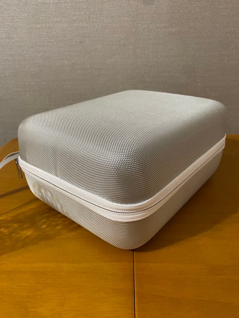 Brookstone アリアナグランデ　猫耳ヘッドホン