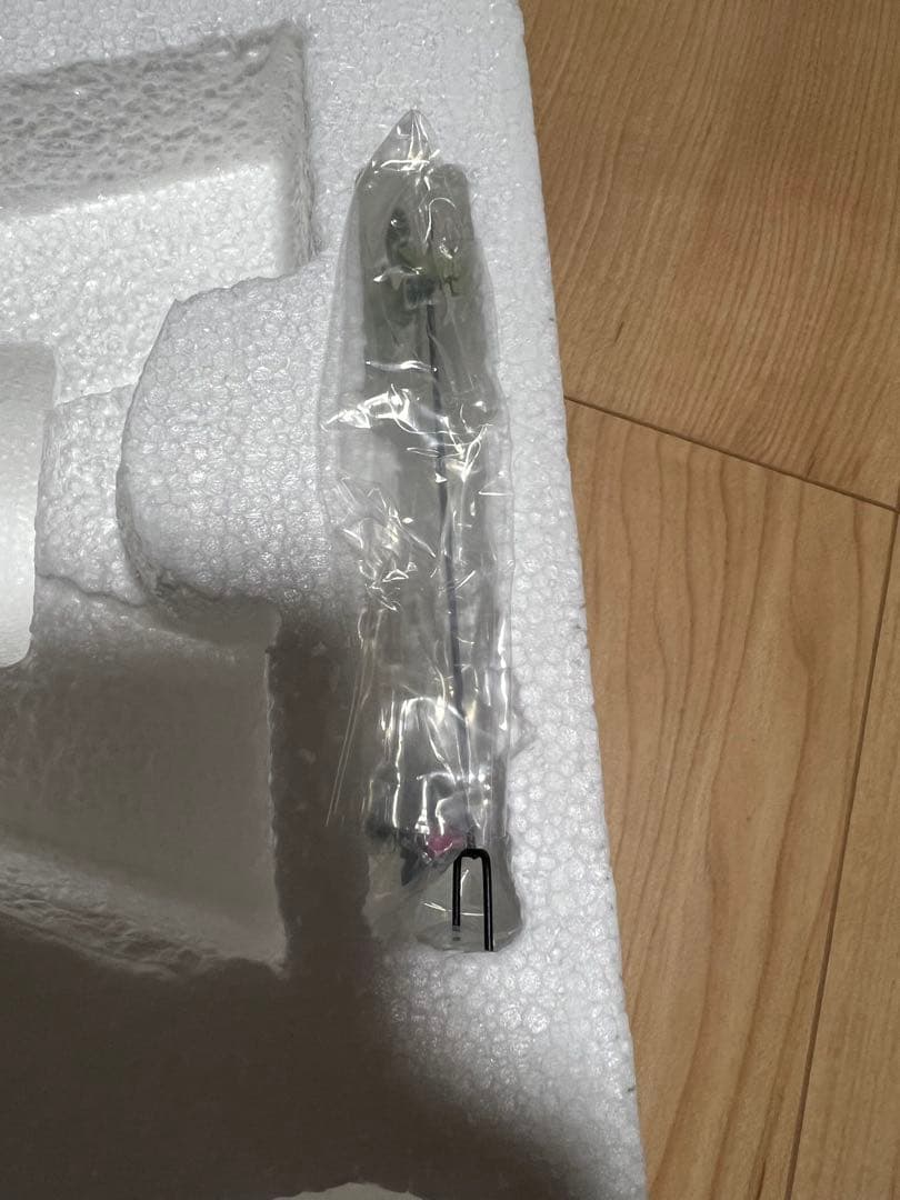 機動戦士ガンダム　ソロモン ポリストーンオブジェ　新品　レア　ユニファイブ製