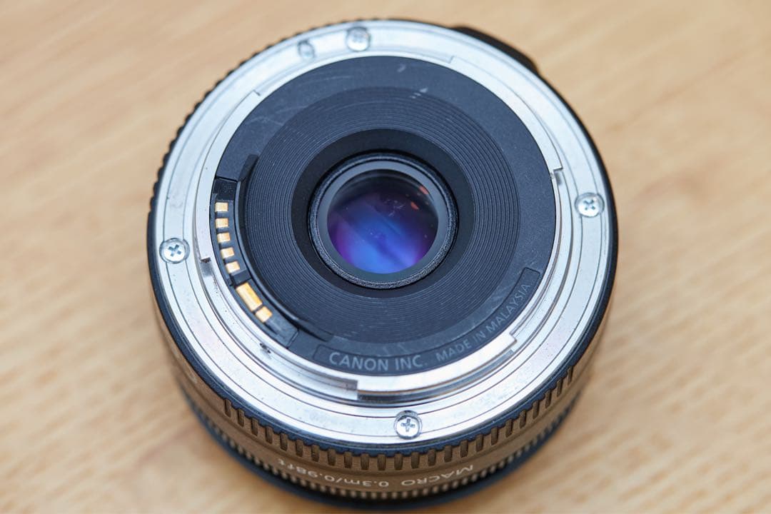 Canon EF 40mm f/2.8 STM レンズ フード付き