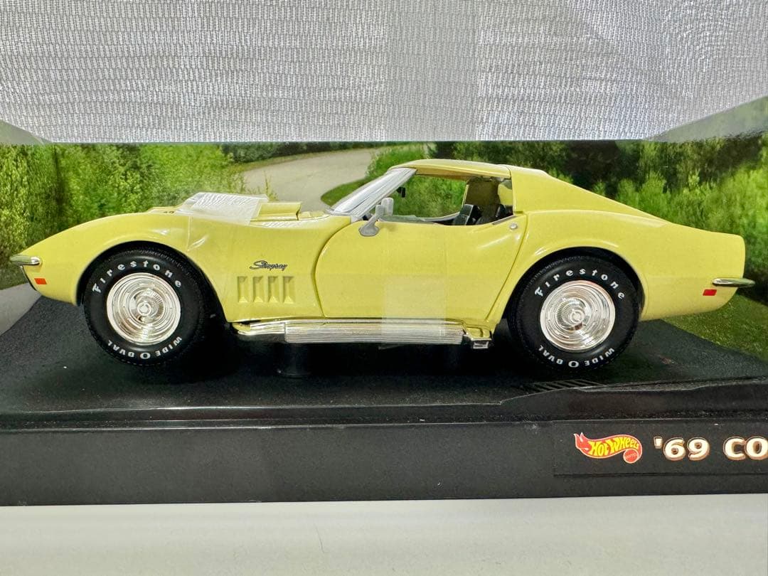 ホットウィール　シボレー・コルベット　ZL-1　1969  イエロー 1/18