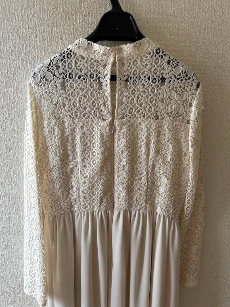 レース切り替えロングウエディングドレス　9号