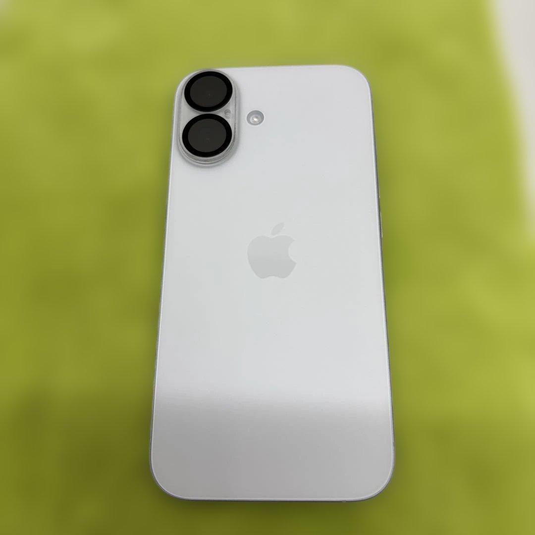 中古超美品 iPhone16 128GB SIMフリー バッテリー 100%