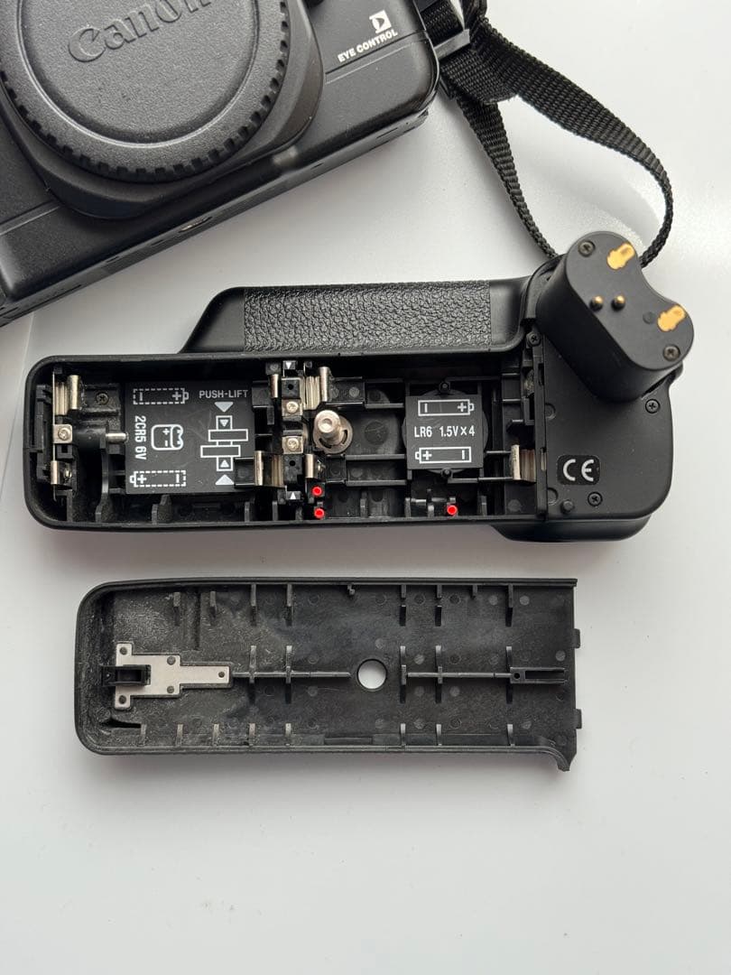 【フィルムカメラ】Canon EOS55とカメラグリップBP-50