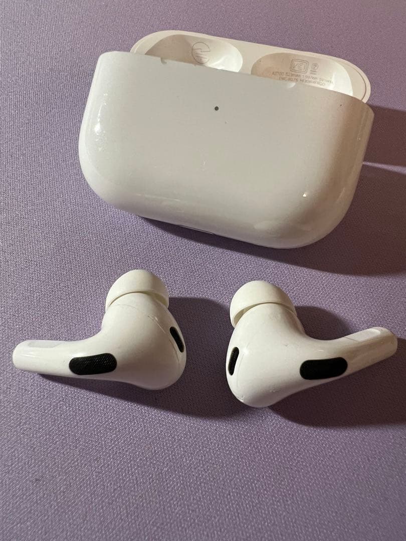 Apple AirPods Pro2 本体　ワイヤレス充電ケース