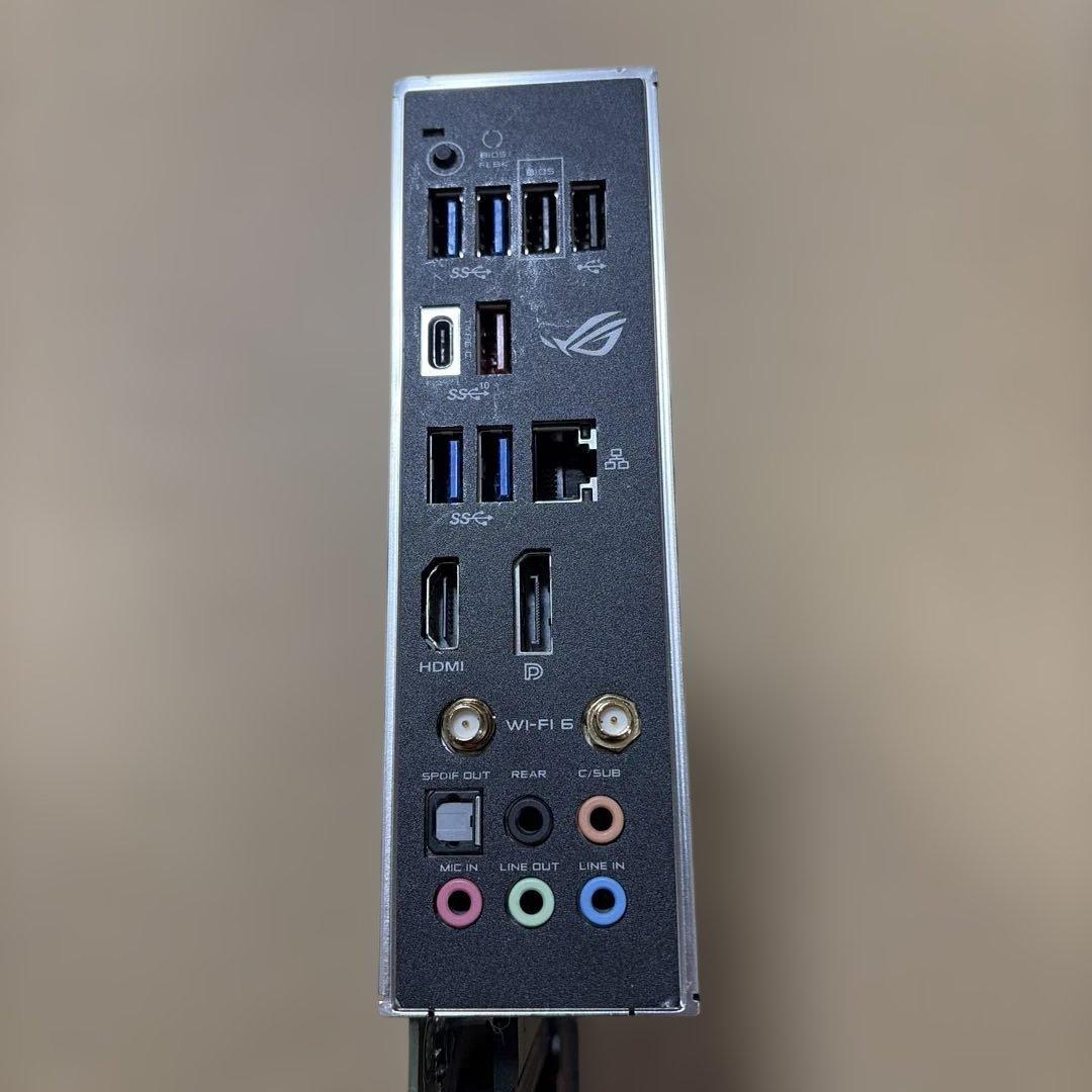 ASUS STRIX B550-F GAMING (WI-FI) 本体