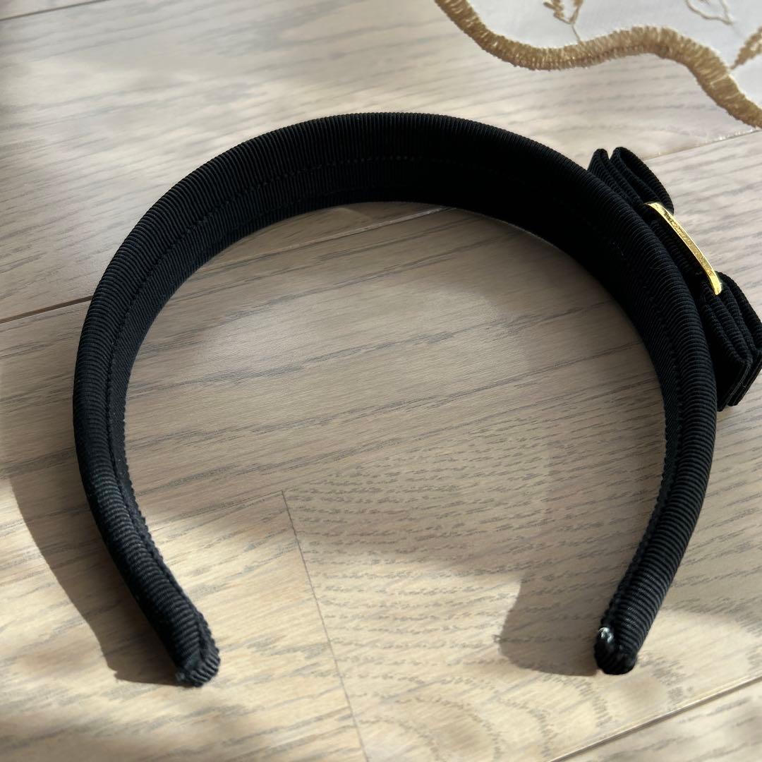 【未使用】フェラガモ　カチューシャ　黒