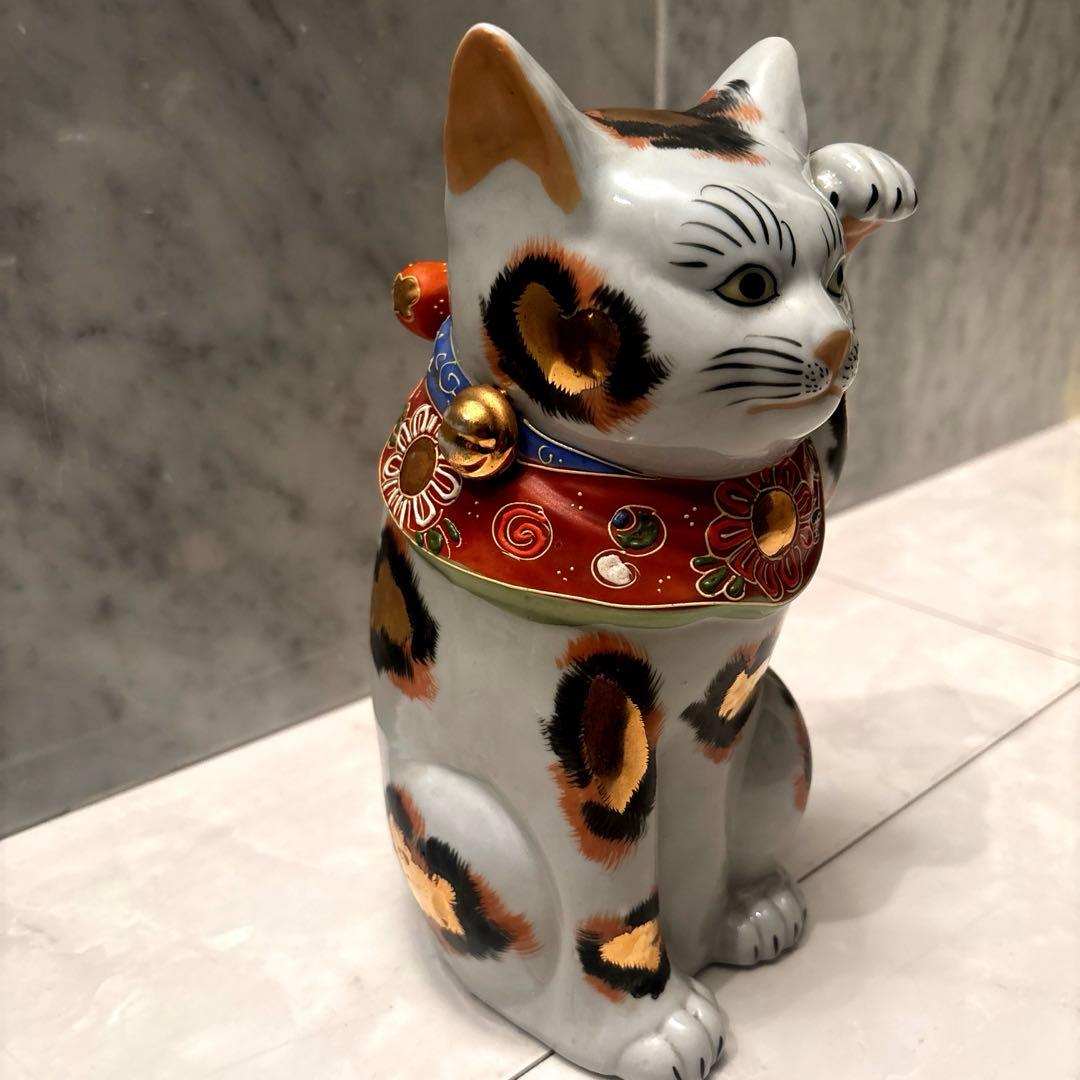 アンティーク九谷焼妖艶な瞳や九谷焼独特の金彩や色彩が美しい存在感抜群招き猫