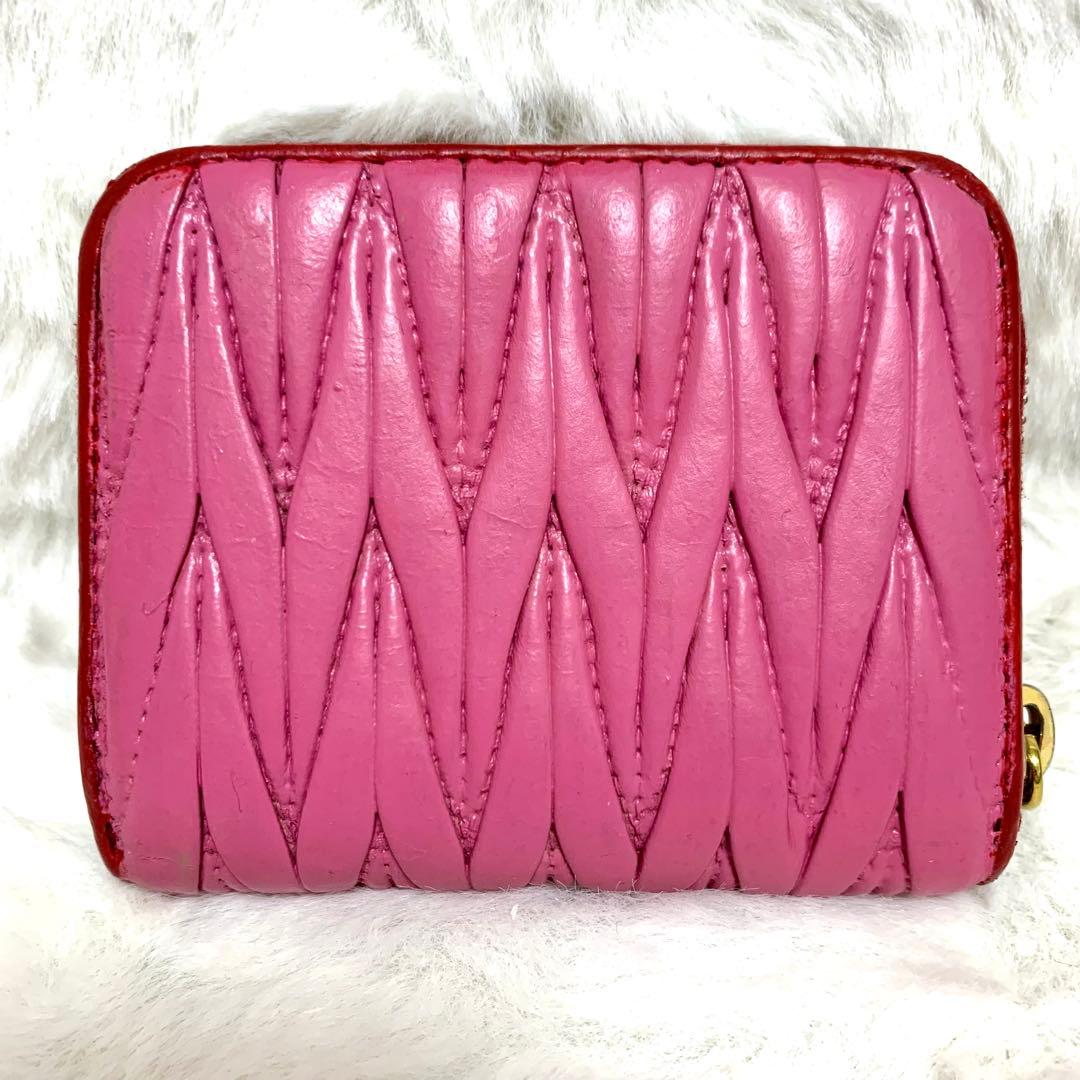 可愛い赤ロゴ　MIUMIU　ミュウミュウ　ケース　バイカラー