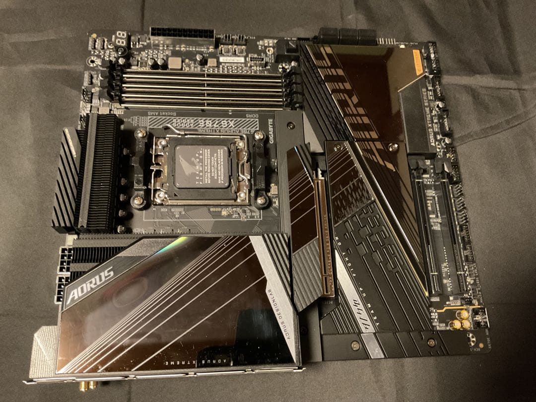 GIGABYTE X670E AORUS XTREME 完動品