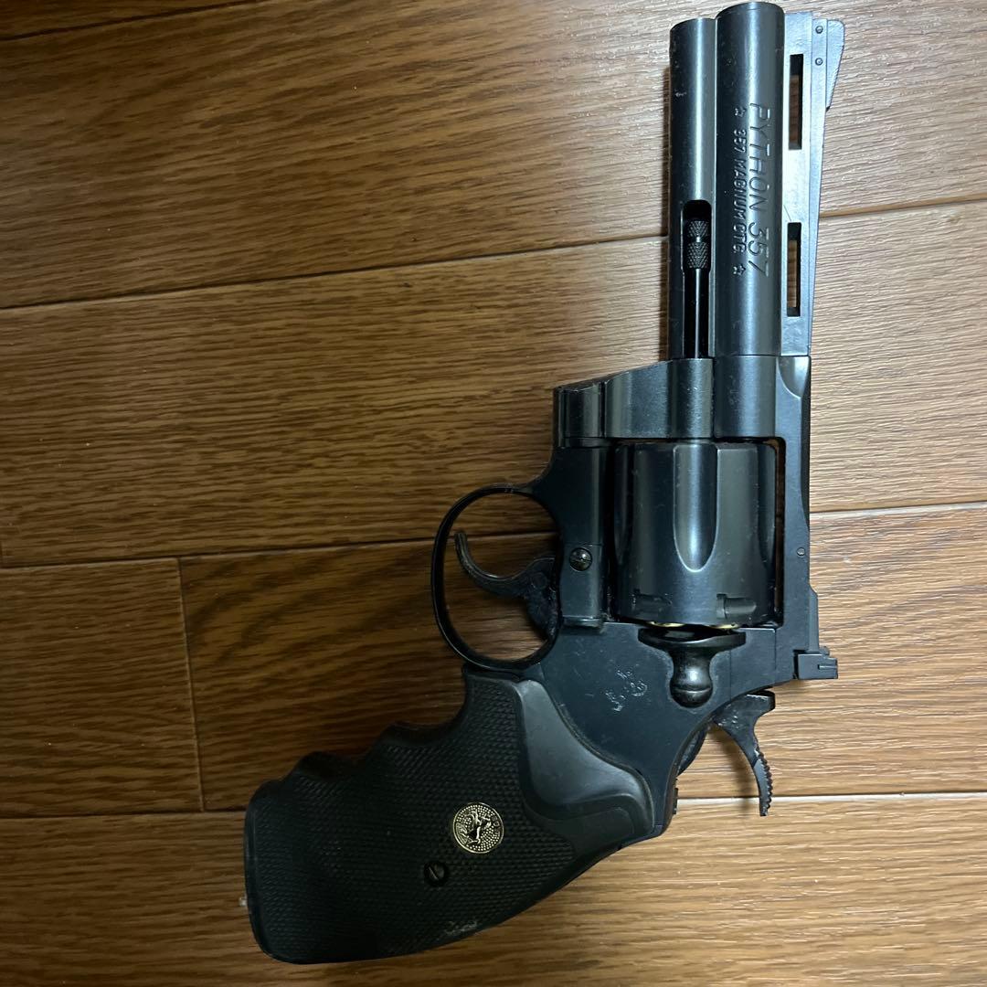 ブラックリボルバーガスガン