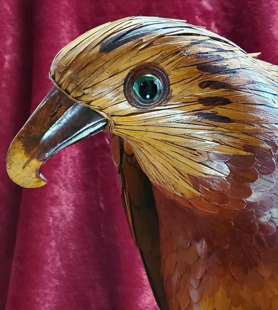 【超絶技巧】骨格や筋肉までも見事に再現『竹根に佇む竹製のオジロワシ』高さ50cm