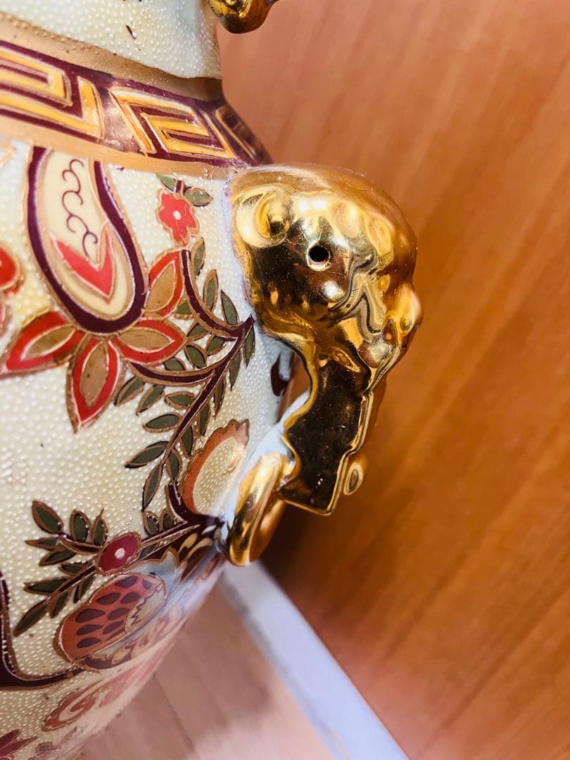 中国壺 飾り壺 中国製 チャイニーズ MADEINCHINA 大きい　ゴールド