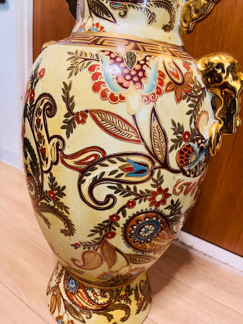 中国壺 飾り壺 中国製 チャイニーズ MADEINCHINA 大きい　ゴールド