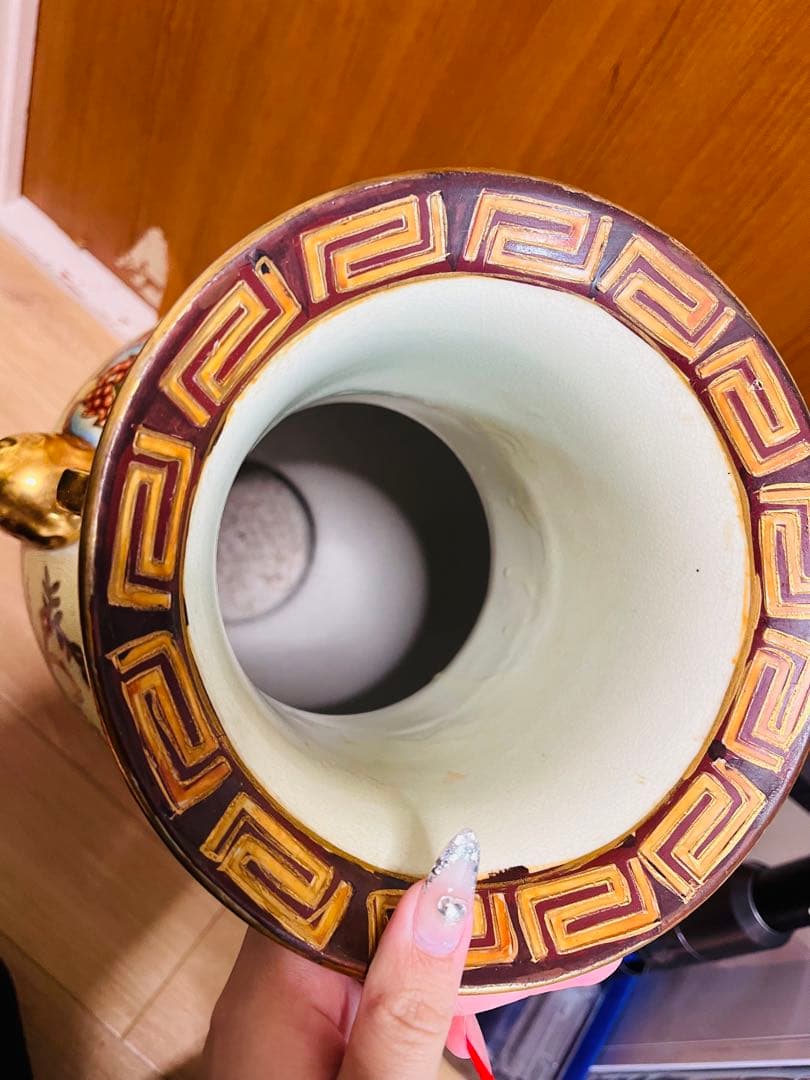 中国壺 飾り壺 中国製 チャイニーズ MADEINCHINA 大きい　ゴールド