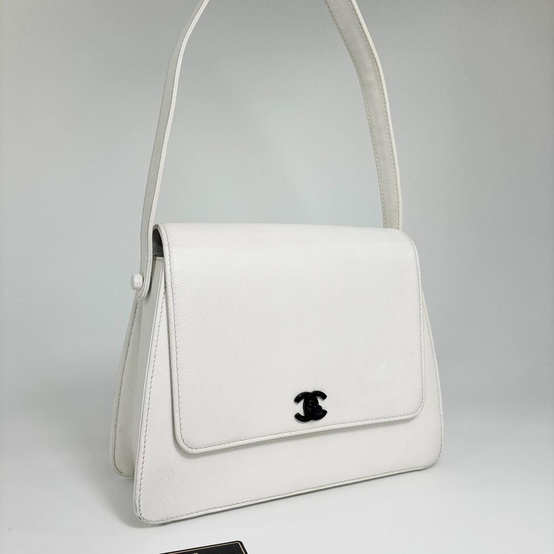 超極美品 シャネル キャビアスキン ショルダーバッグ ターンロック ホワイト