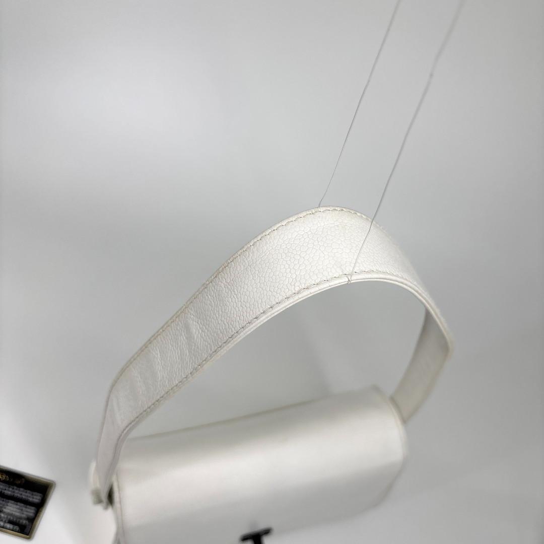 超極美品 シャネル キャビアスキン ショルダーバッグ ターンロック ホワイト