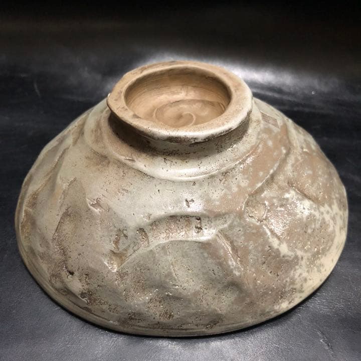 究極の美◼️蔵から迫力のある自然釉薬の美しいかなり凄そうな抹茶茶碗が出てきました。