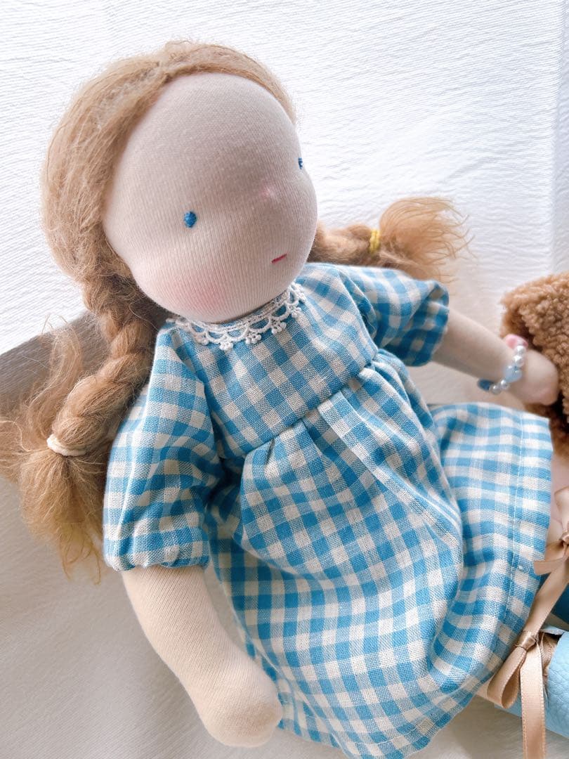 ウォルドルフ人形　水色の女の子