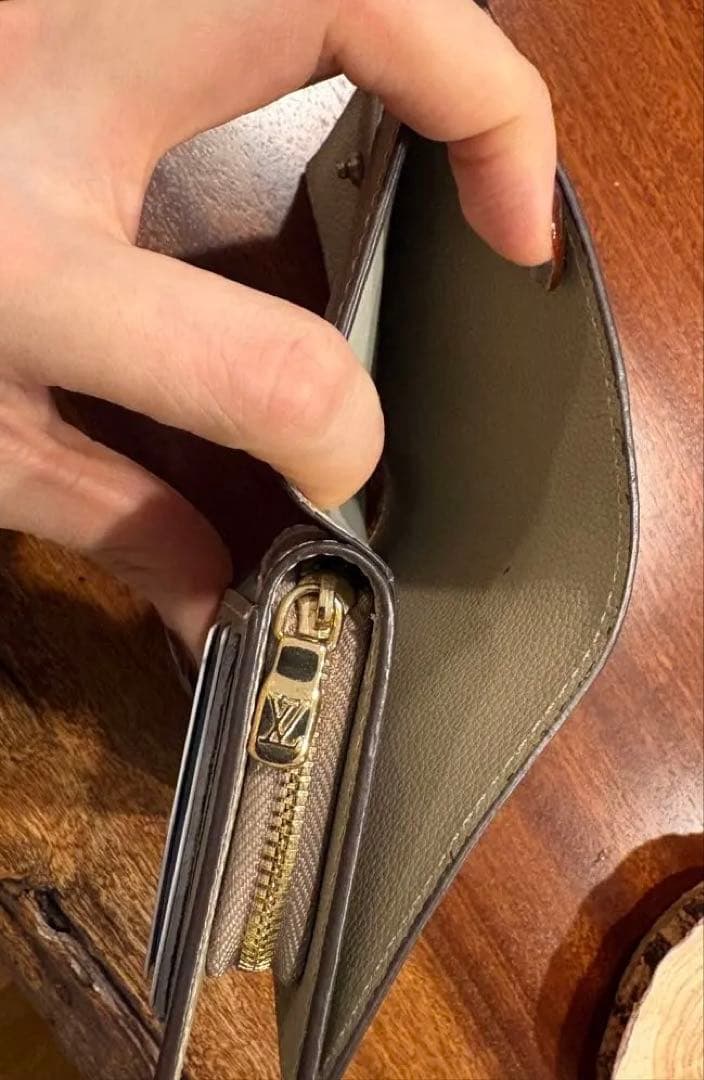 LOUIS VUITTON ポルトフォイユ・クレア グレー　ルイヴィトン　財布