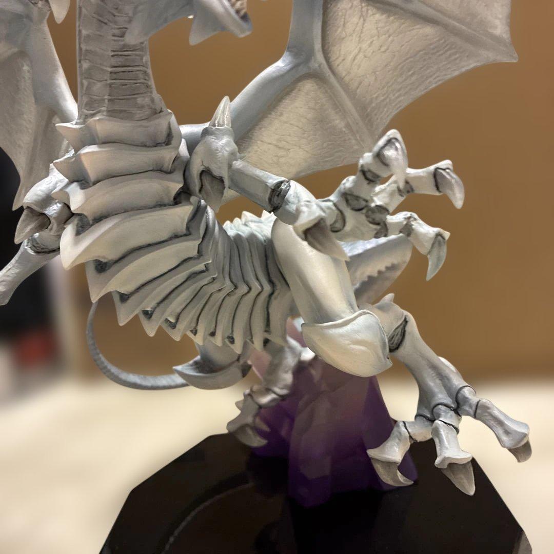 青眼の白龍 ブルーアイズホワイトドラゴン　フィギュア 遊戯王　yu-gi-oh