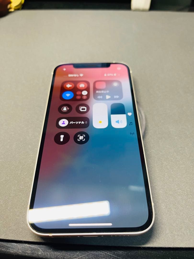 [美品] Apple iPhone 12 ホワイト 本体