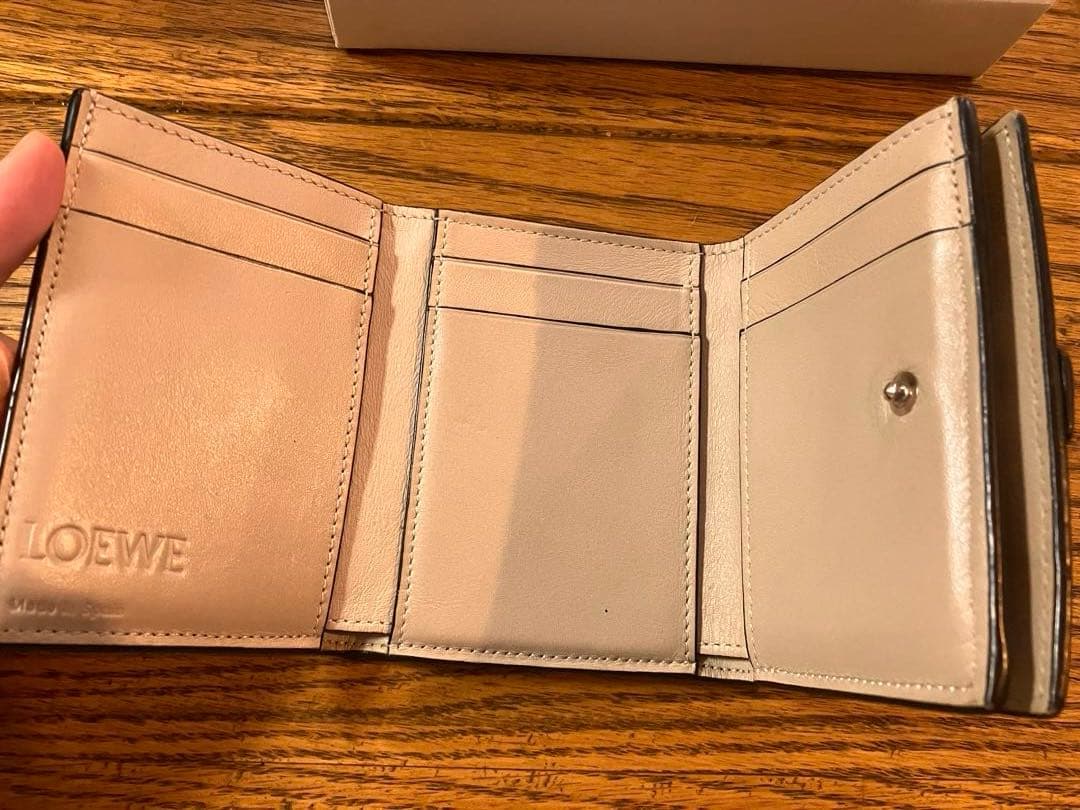 ロエベ　三つ折り財布　ローズマリータン
