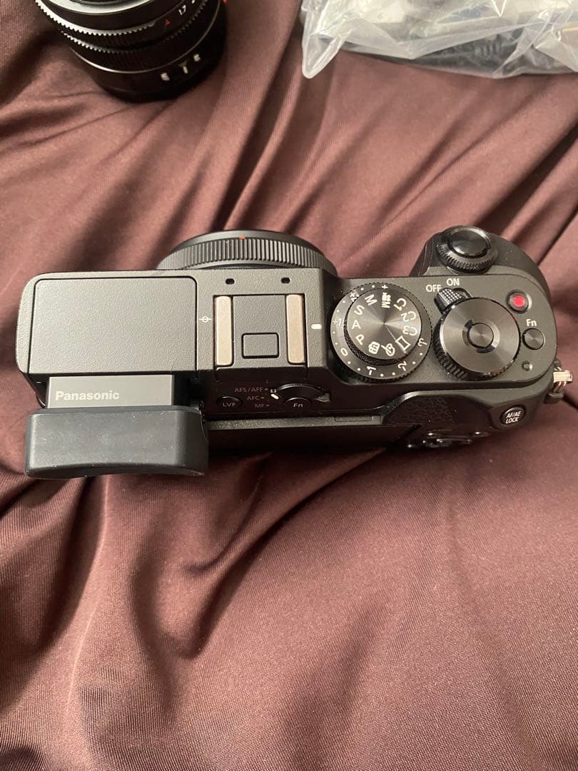 Panasonic LUMIX GX8 ミラーレスカメラ 15mmレンズ付き