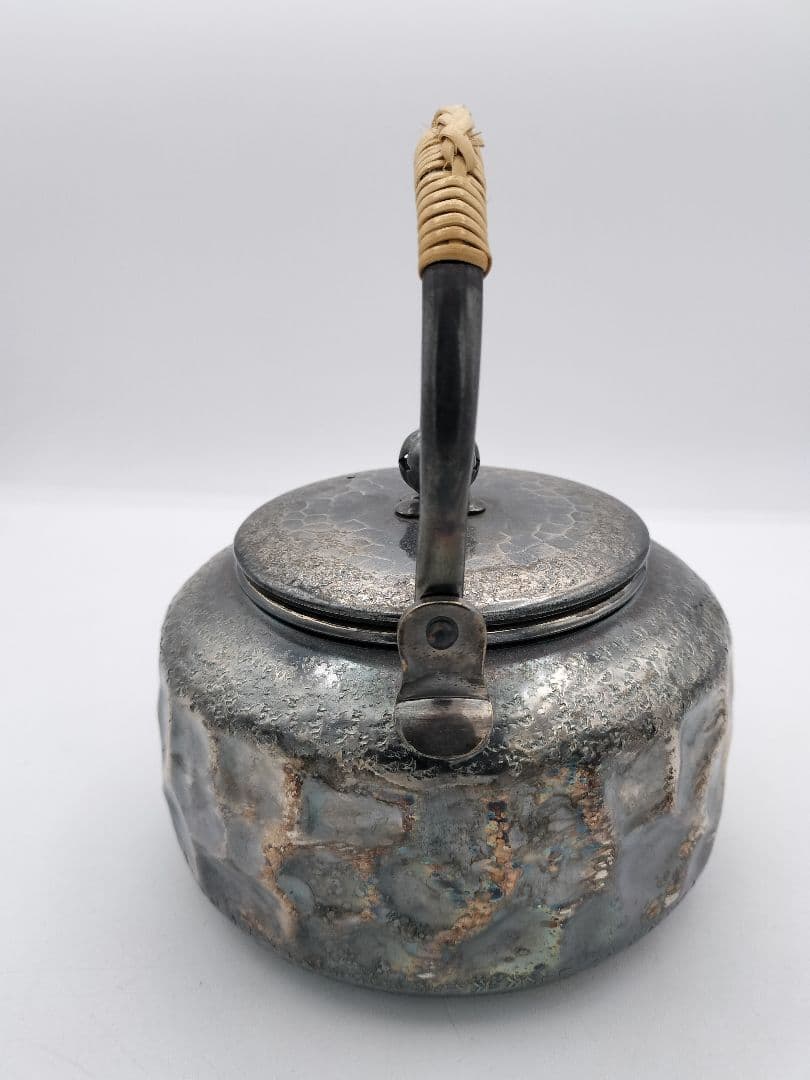 c396 銀瓶 湯沸 鬼岩目 銀燻し仕上 秀峰堂 紙箱 茶道具 古物